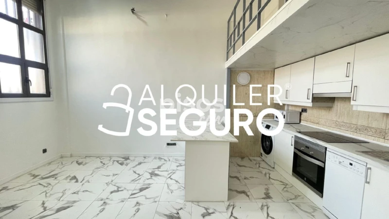 Piso en alquiler en Latina