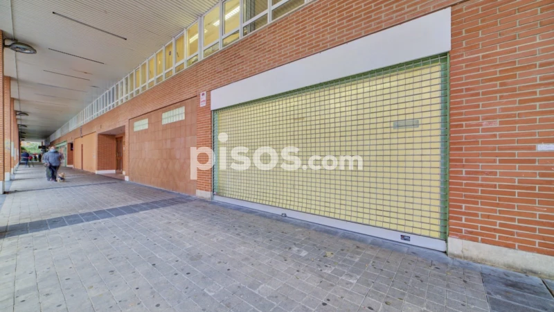 Local comercial en venta en Plaza de las Cofradías, 4, Burlada - Burlata de 107.000 €