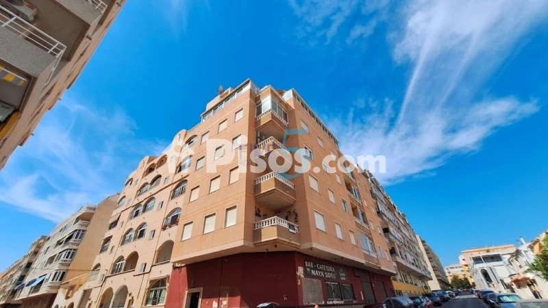 Pis – Torrevieja, Urbanización Los Balcones
