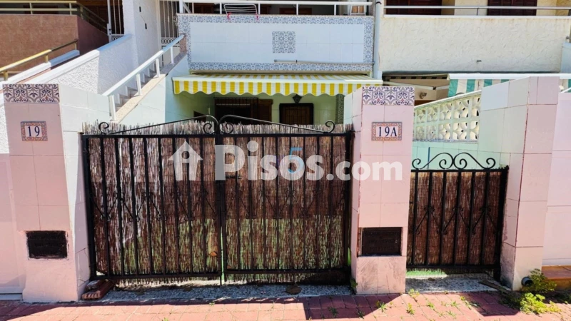Pis – Torrevieja, Urbanización Los Balcones