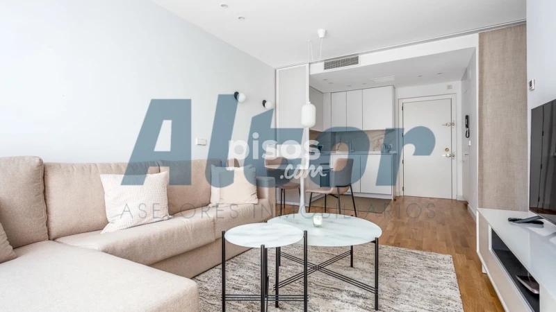 Piso en alquiler en Calle de la Infanta Mercedes