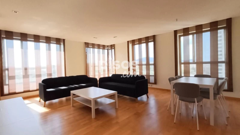 Piso en alquiler en Eix Macià, La Creu Alta (Sabadell) de 1.550 €<span>/mes</span>