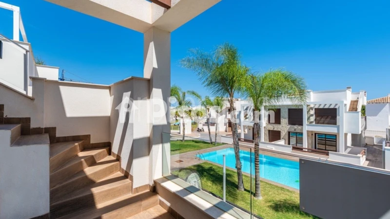 Pis – Torrevieja, Urbanización Los Balcones