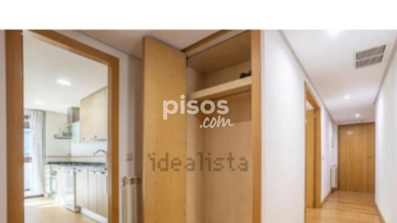 Piso en alquiler en Palomeras Sureste