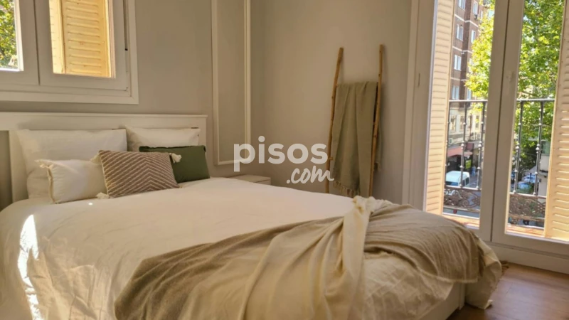Piso en alquiler en Cuatro Caminos