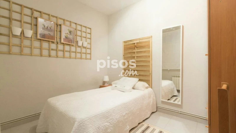 Piso en alquiler en Cuatro Caminos