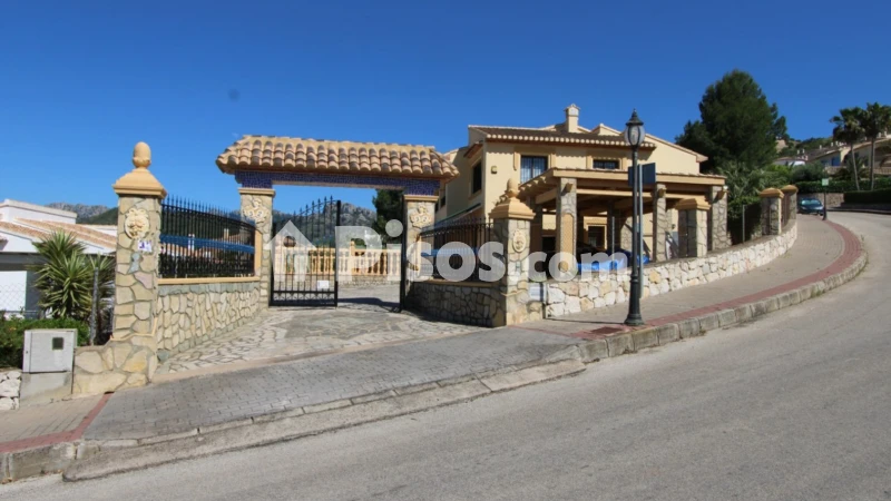 Casa – El Ràfol d'Almúnia