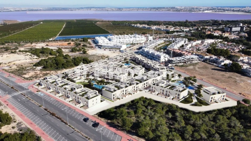 Pis – Torrevieja, Urbanización Los Balcones