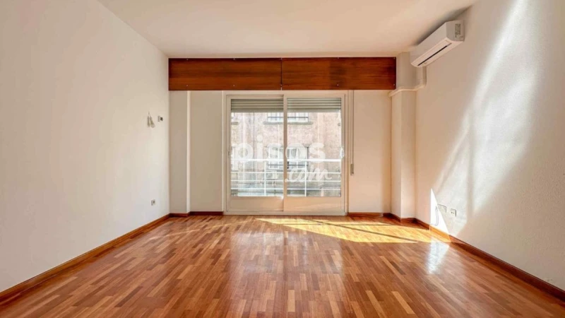 Piso en alquiler en Calle >C. Naciones, Número >