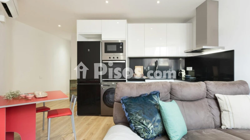Piso en alquiler en Sants-Badal