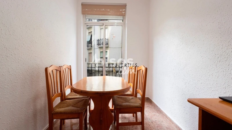 Piso en alquiler en Carrer de Cadis