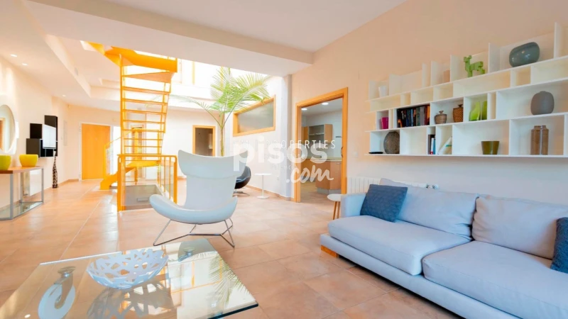 Chalet en alquiler en Calle Rosinyol, Torre en Conill-Cumbres San Antonio (Bétera) de 3.500 €<span>/mes</span>