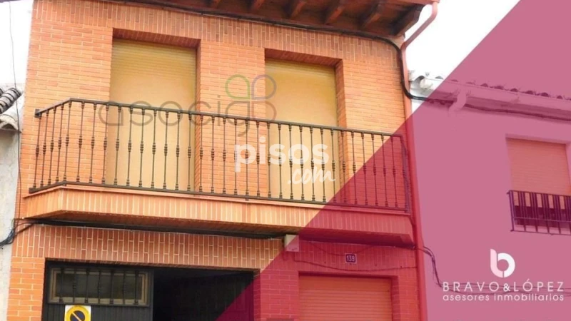 Maison en vente à Calle de Cervantes, près de Calle del Castillo de Salvatierra, Calzada de Calatrava sur 132.000 €