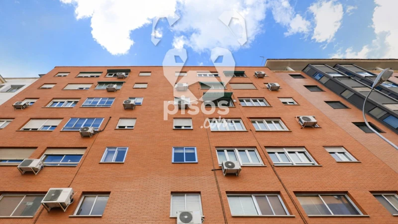 Piso en alquiler en Calle de Bocángel, 27, cerca de Calle de Sancho Dávila