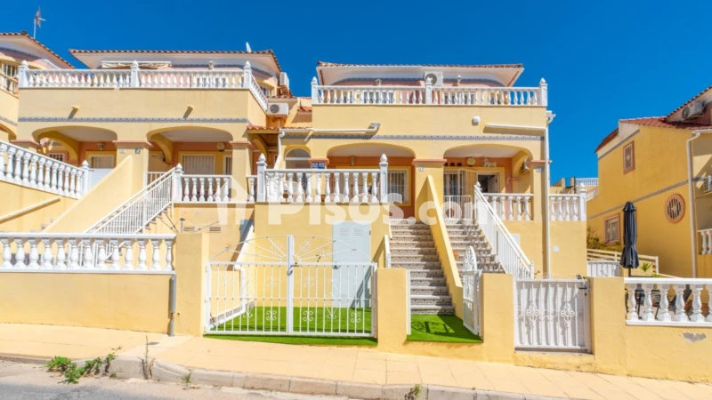 Pis – Orihuela, Villa Martín
