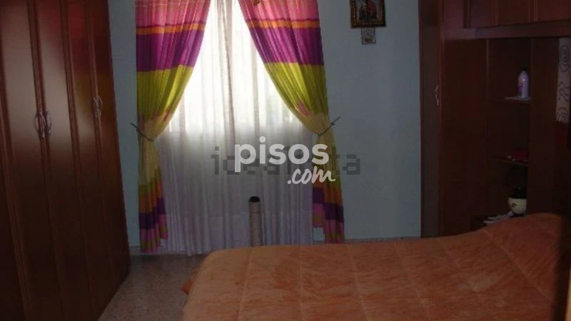 Habitación en alquiler en Avenida de las Ciencias, 2, cerca de Calle Carlinga, Avenida de las Ciencias-Emilio Lemos (Distrito Este-Alcosa-Torreblanca. Sevilla Capital) de 320 €<span>/mes</span>