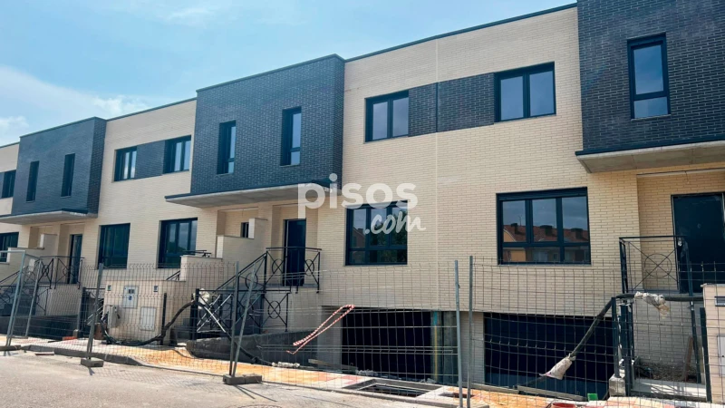 Promoción Chalets en La Candamia, Calle Cela 9. Villaquilambre de 305.000 €