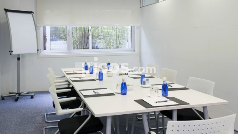 Oficina en alquiler en Calle de Colón, Centro-Areal (Distrito Casco Urbano. Vigo) de 2.000 €<span>/mes</span>