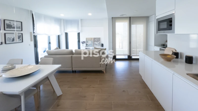 Piso en venta en Calle de la Gioconda, 32, Churriana-El Pizarrillo-La Noria-Guadalsol (Distrito Churriana. Málaga Capital) de 350.000 €