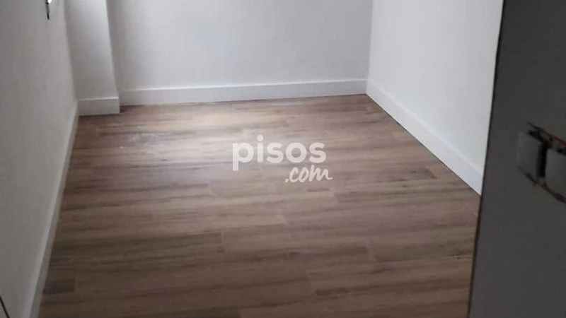 Piso en alquiler en Avinguda de la Llibertat, 1, cerca de Carrer d' Antònio Pascuale Quiles, Pont Nou (Distrito Núcleo Urbano. Elx - Elche) de 850 €<span>/mes</span>