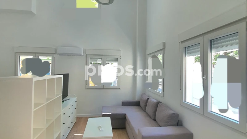 Estudio en alquiler en Calle Alozaina, 1, San Rafael-Tiro de Pichón (Distrito Cruz de Humilladero. Málaga Capital) de 990 €<span>/mes</span>