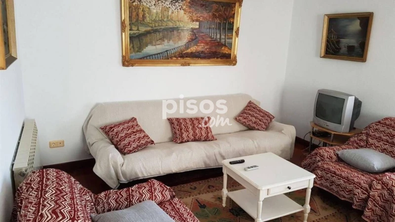 Piso en alquiler en Travesía del Calvo Sotelo, 2, Villarcayo (Villarcayo de Merindad de Castilla La Vieja) de 350 €<span>/mes</span>