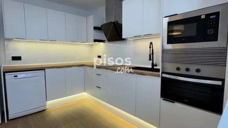 Piso en alquiler en Plaça de Navegació, 11, Santa Catalina (Distrito Ponent. Palma de Mallorca) de 2.200 €<span>/mes</span>
