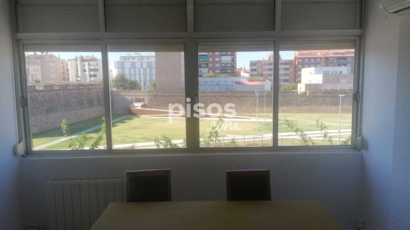 Piso en alquiler en Calle del Estadium, 14, Pardaleras (Badajoz Capital) de 700 €<span>/mes</span>