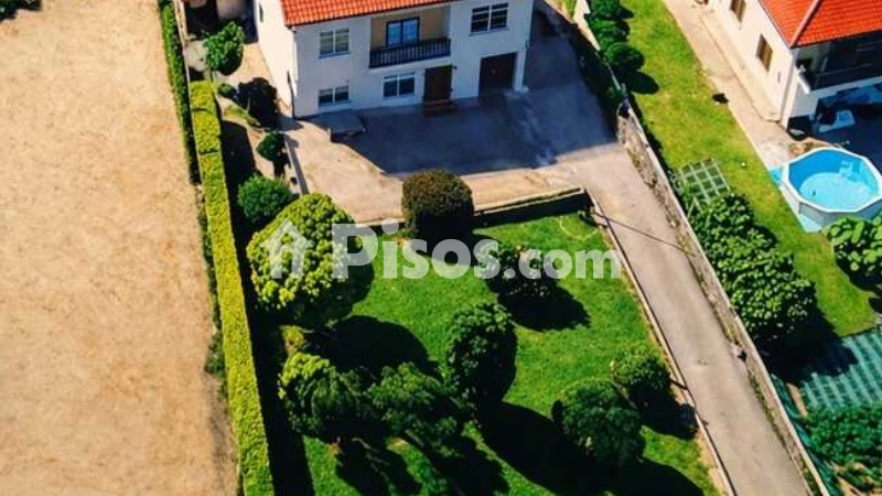 Casa unifamiliar en venta en Calle Outeiro, 5 - Vista 2