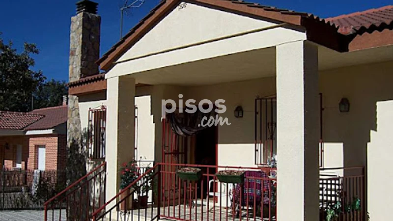 House for sale in Calle del Voltoya, plot 300, Maello of 140.000 €