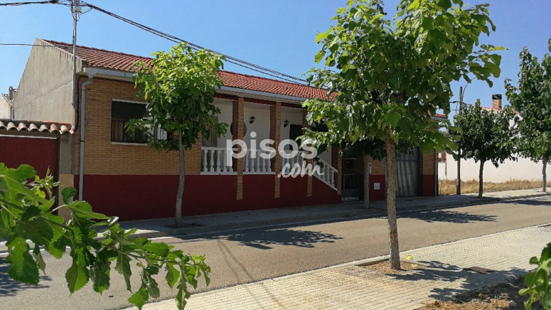 Casa unifamiliar en venta en Calle Fernando Escartín, 6, Poblado Nuevo de Escatrón (Escatrón) de 150.000 €