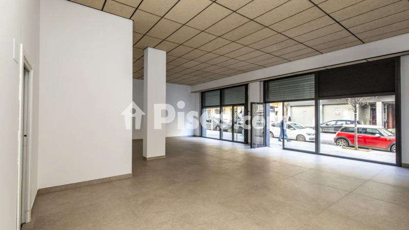 Local comercial en alquiler en Passeig de la Muntanya, 127, cerca de Carrer d' Ausiàs March - Vista 3