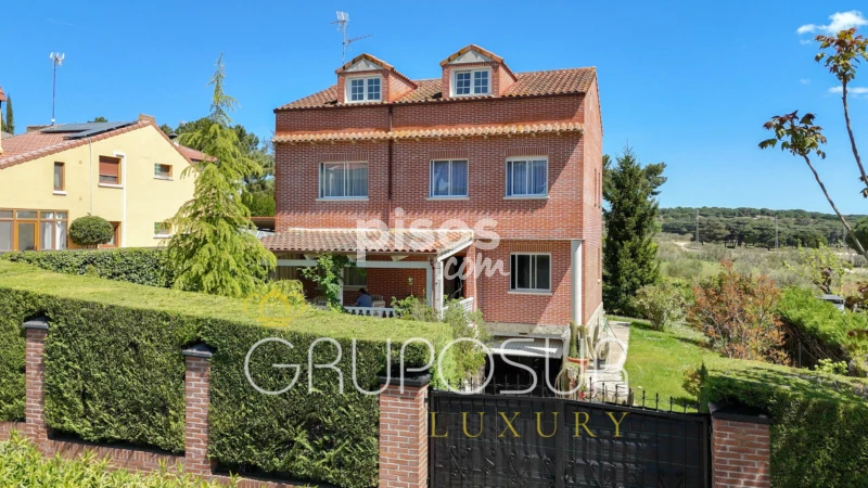 Chalet en venta en Calle de Almendro, 1, Boecillo de 245.000 €