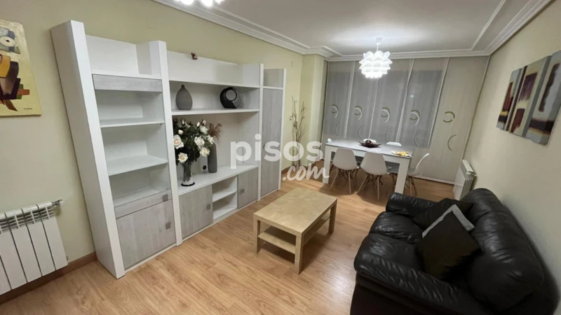 Piso en alquiler en Semicentro, Centro-Villacerrada-Pajarita (Albacete Capital) de 850 €<span>/mes</span>