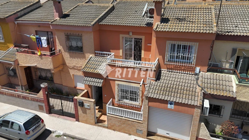 Dúplex en venta en Calle Coimbra, 17, Los Barreros-Cuatro Santos (Distrito Núcleo Urbano. Cartagena) de 184.000 €
