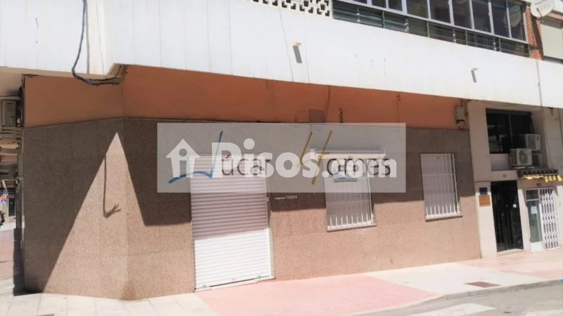 Local comercial en venta en Pasaje de Luis Golf, 5