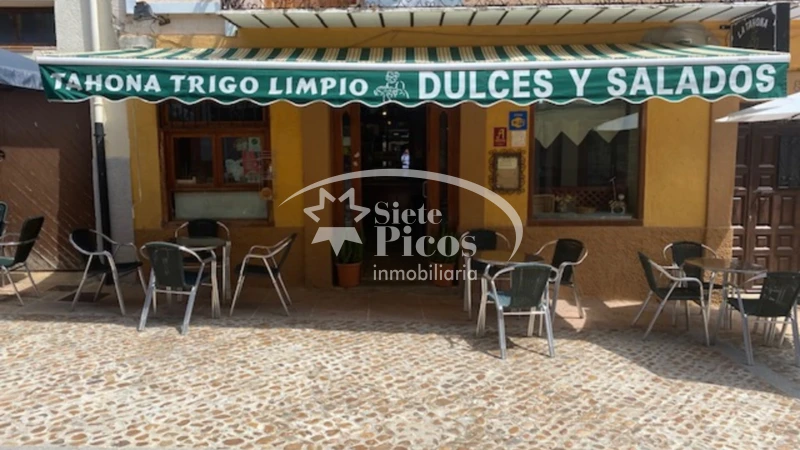 Local comercial en venta en Calle José Martínez Velasco, 8, Riaza de 62.500 €