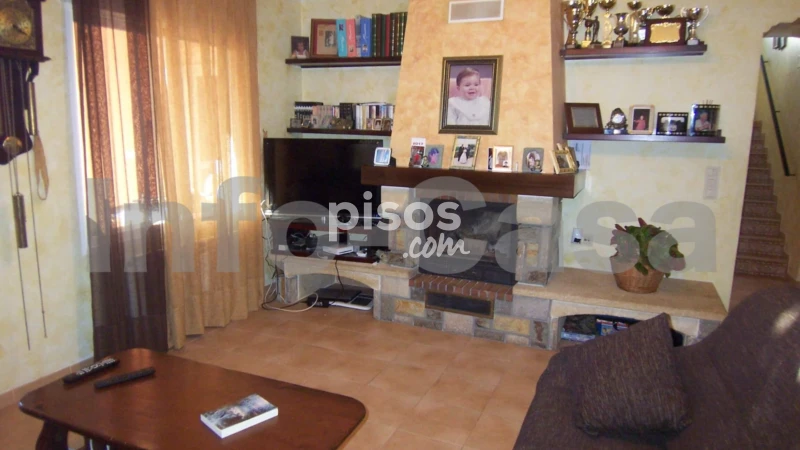 Detached house for sale in Nueva Onda, Onda of 280.000 €
