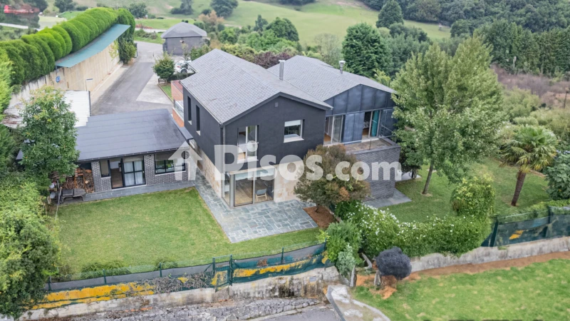 Chalet unifamiliar en venta en Barrio de la Soledad - Vista 3