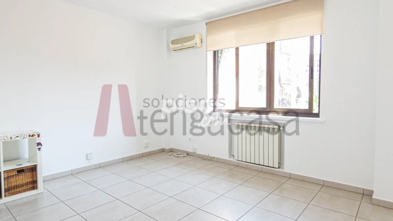 Piso en alquiler en Calle de Valdesangil