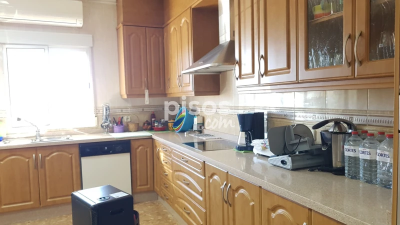 Chalet en venta en Calle Extrarradio, La Roda de 220.000 €