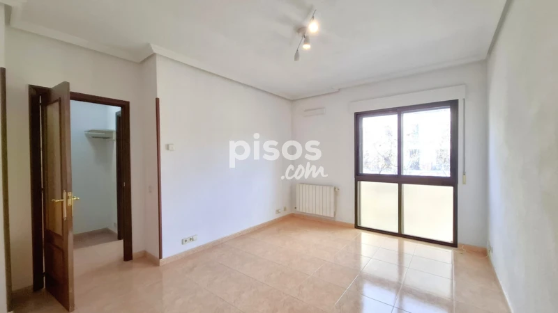 Piso en alquiler en Calle de Atocha, cerca de Calle del Fúcar
