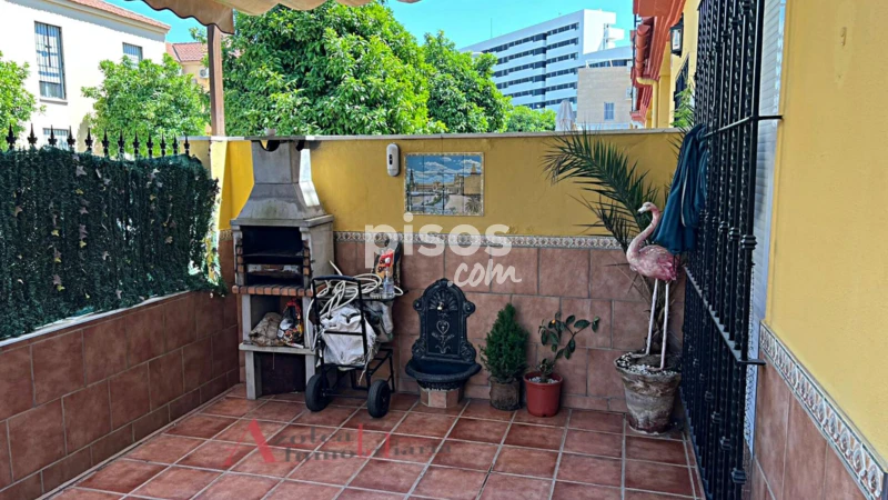 Casa adosada en alquiler en Calle Graciosa, Palmete (Distrito Cerro Amate. Sevilla Capital) de 1.050 €<span>/mes</span>
