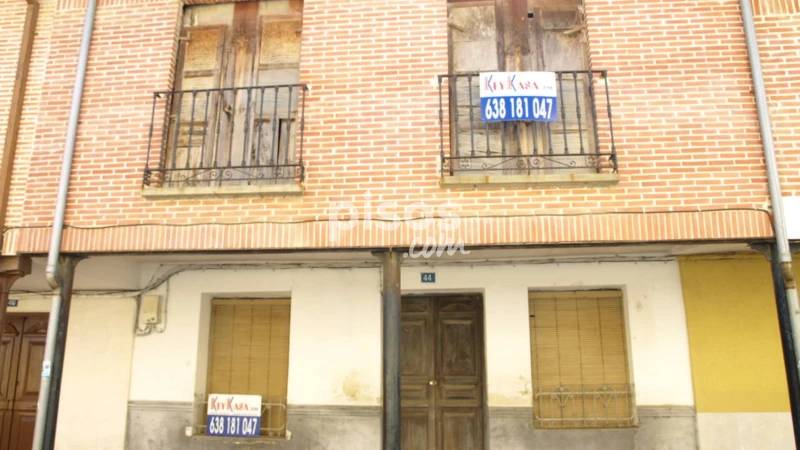 Casa adosada en venta en Calle de la Constitución, Villalón de Campos de 23.000 €