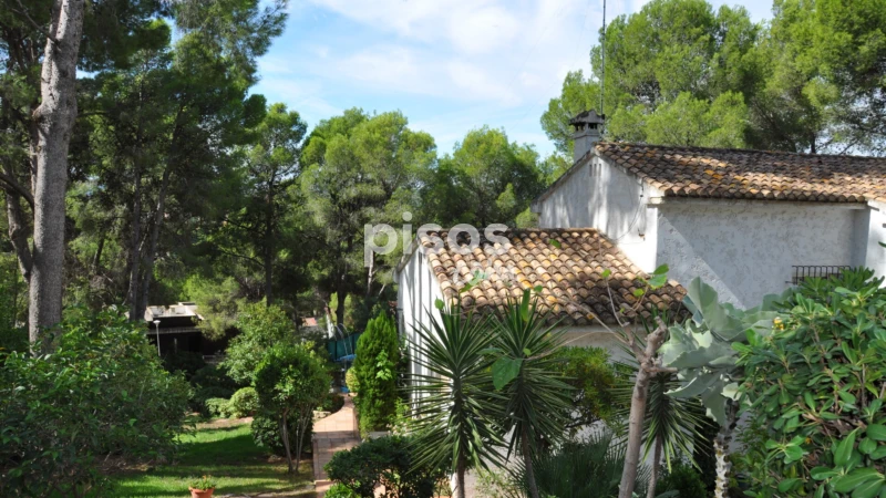 Chalet en venta en Urbanització Bosque, 2, Chiva de 550.000 €