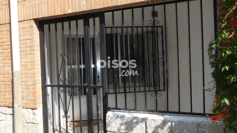 Piso en venta en Calle de las Parras, cerca de Calle de Ramón y Cajal, Sotillo de La Adrada de 58.000 €