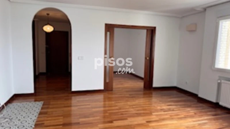 Piso en alquiler en Avenida del Cardenal Herrera Oria, cerca de Calle de Fermín Caballero