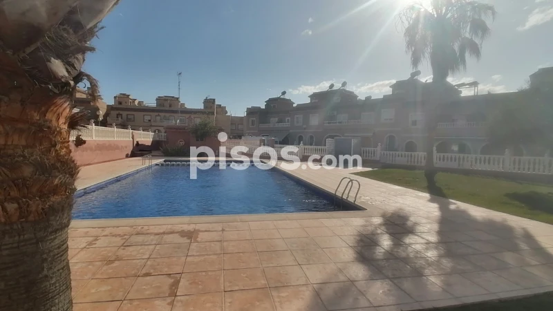 Chalet adosado en alquiler en Carrer Creta, 74, Gran Alacant (Santa Pola) de 1.100 €<span>/mes</span>