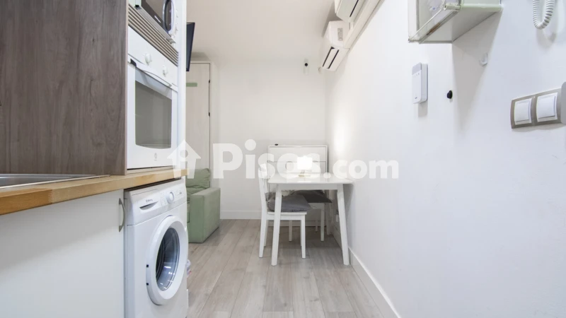 Estudio en alquiler en Carrer de Picalquers
