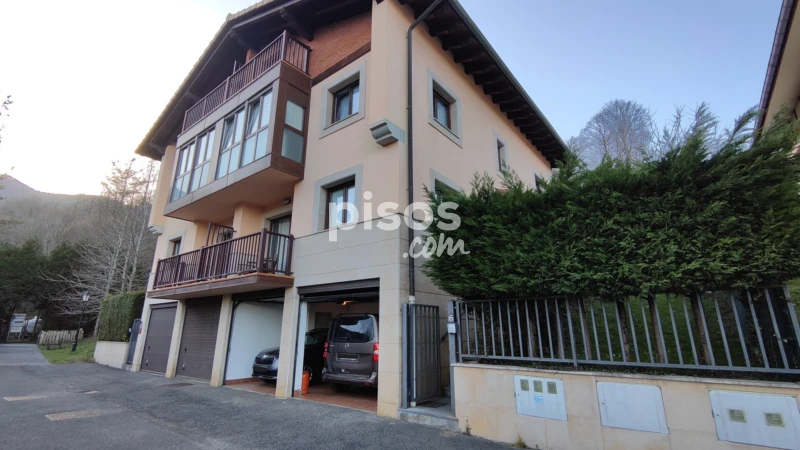 Chalet adosado en venta en Calle Peru Bidea, Alkiza de 425.000 €